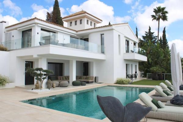 Detached villa for sale in  Barrio El Rosario-Ricmar, Marbella photo 1