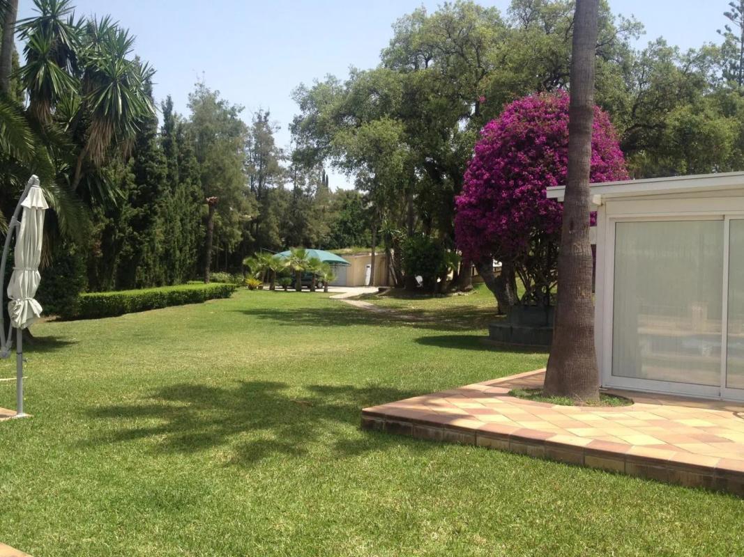Продажа отдельного шале в  Barrio Elviria, Марбелла photo 3