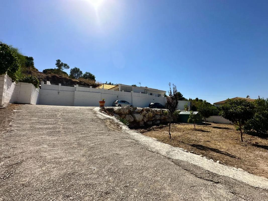 Venta de chalet independiente en Calle Benahavís, Alhaurín de la Torre
photo 2
