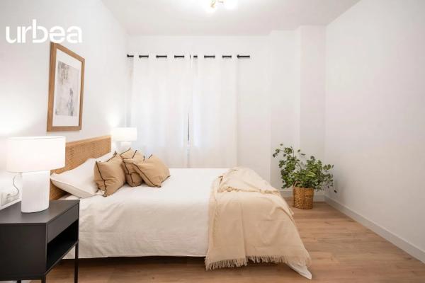 Piso en venta en  Calle puerto, Málaga photo 3