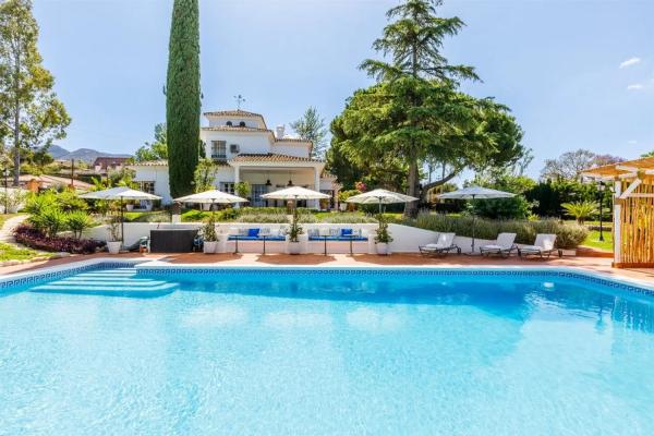 Chalet independiente en venta en  Manantiales - Lagar - Cortijo, Alhaurín de la Torre photo 1