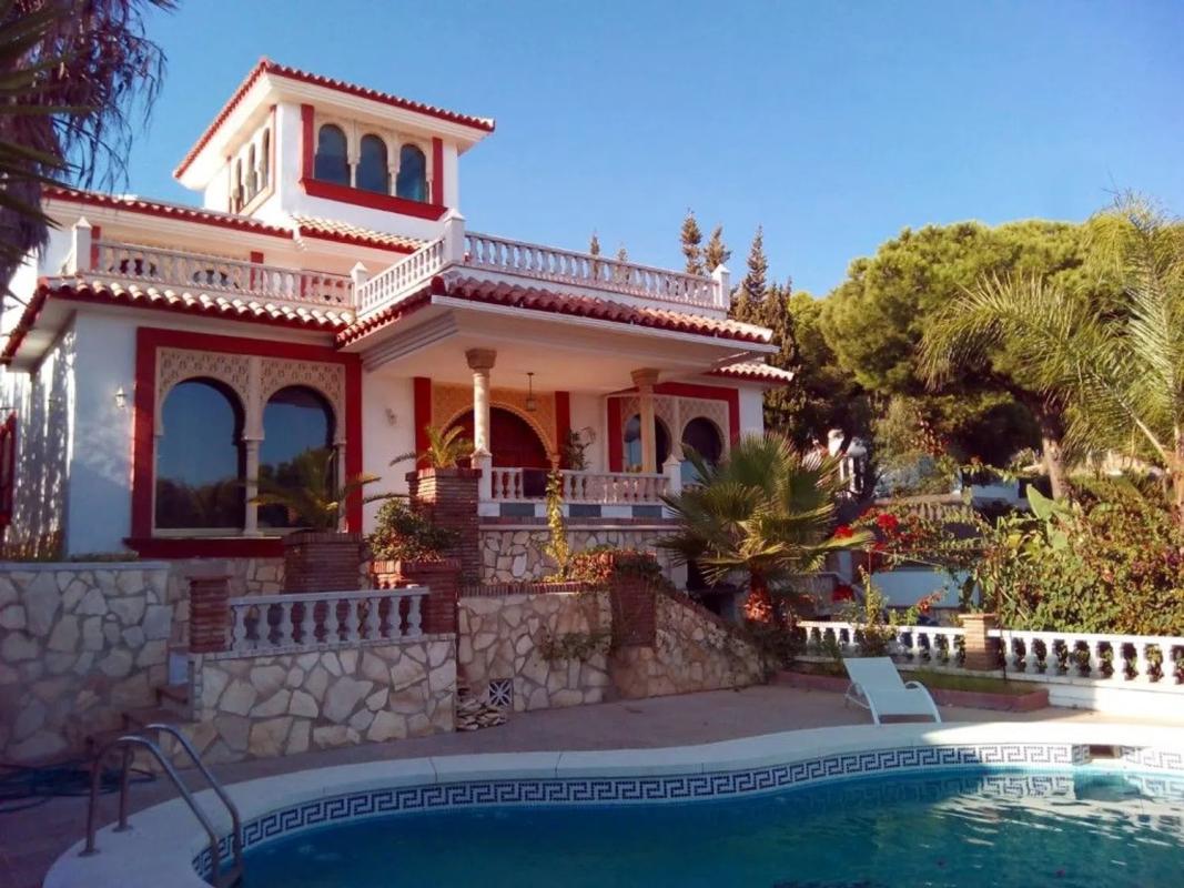 Продажа отдельного шале в  Barrio La Cala de Mijas, Михас photo 2