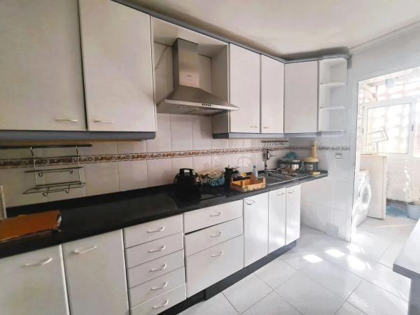 Piso en venta en  Barrio Pinares de San Antón, Málaga photo 2
