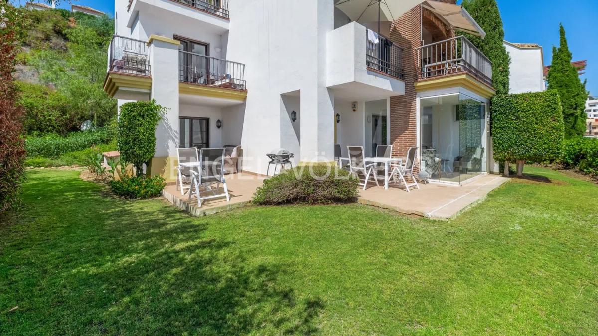 Venta de piso en Calle Los Arqueros, Benahavís
photo 1
