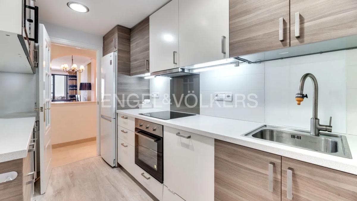 Venta de piso en Calle Los Arqueros, Benahavís
photo 3