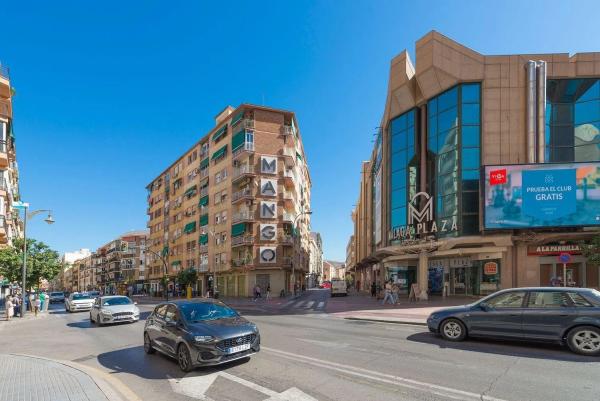 Duplex en venta en Calle Huerta del Obispo, Málaga thumbnail 1