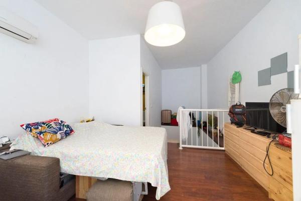 Duplex en venta en Calle Huerta del Obispo, Málaga photo 4