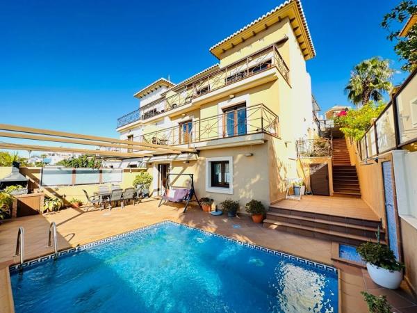 Wolnostojąca willa na sprzedaż w Viña Málaga, Torre del Mar photo 1