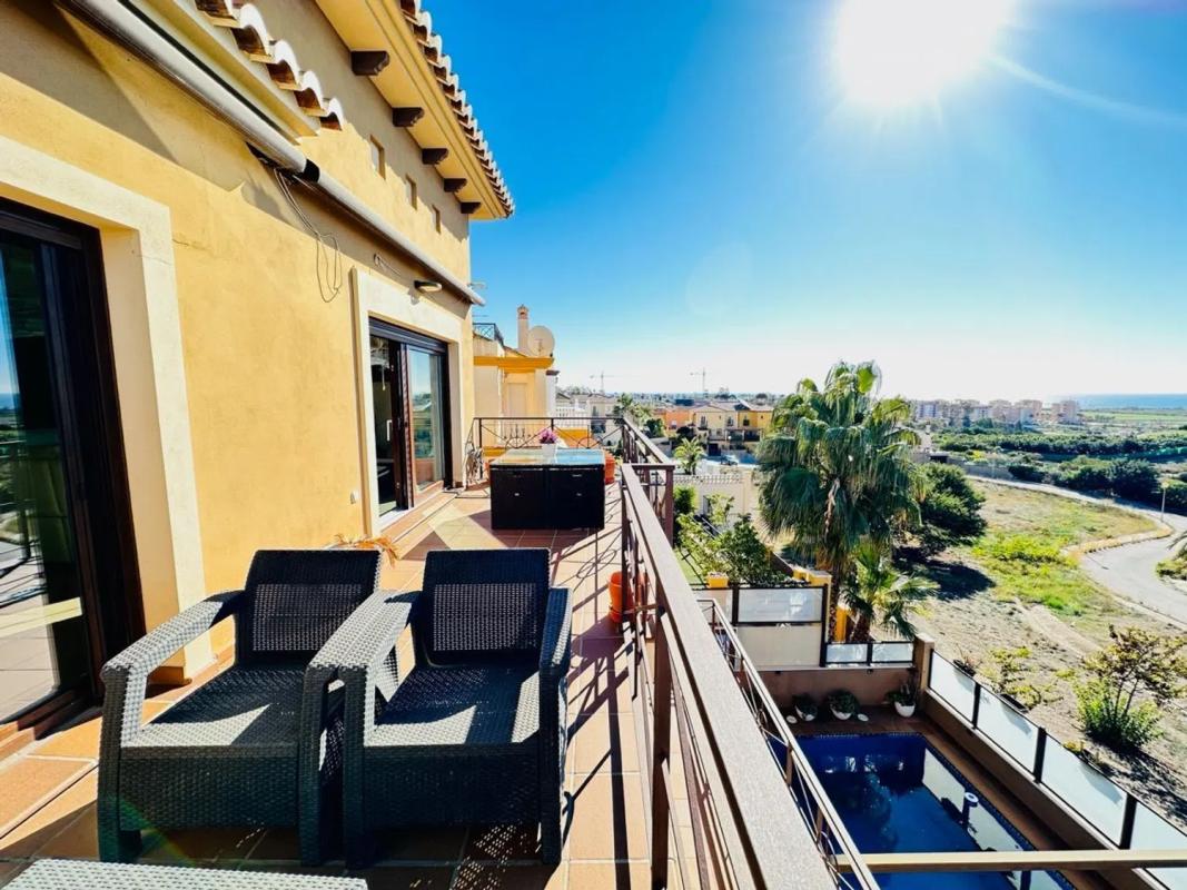 Sprzedaż niezależnego domku jednorodzinnego w  Viña Málaga, Torre del Mar photo 2