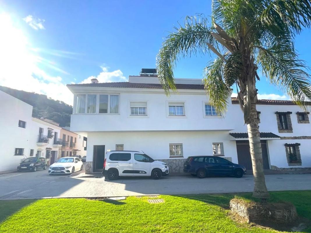 Sale of independent chalet in Calle Ronda, Casares
photo 1