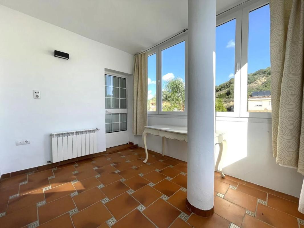 Sale of independent chalet in Calle Ronda, Casares
photo 3