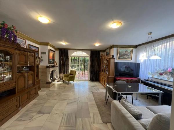 Detached villa for sale in Calle Orfebres, 22, Mijas thumbnail 2