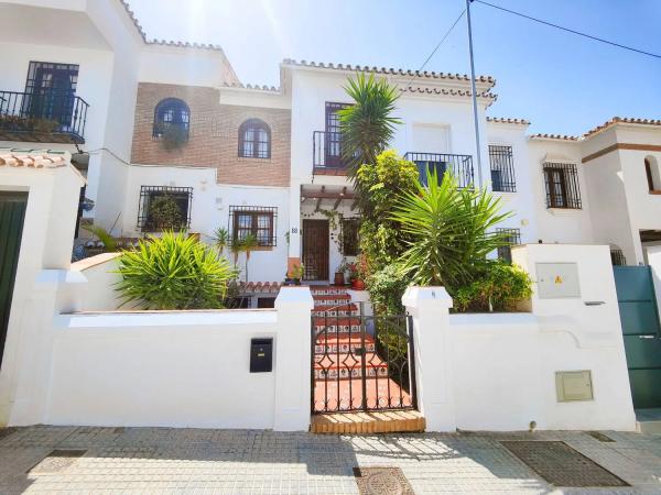 Коттедж на продажу в Calle Juan Ramón Jiménez, 8, Nerja photo 1