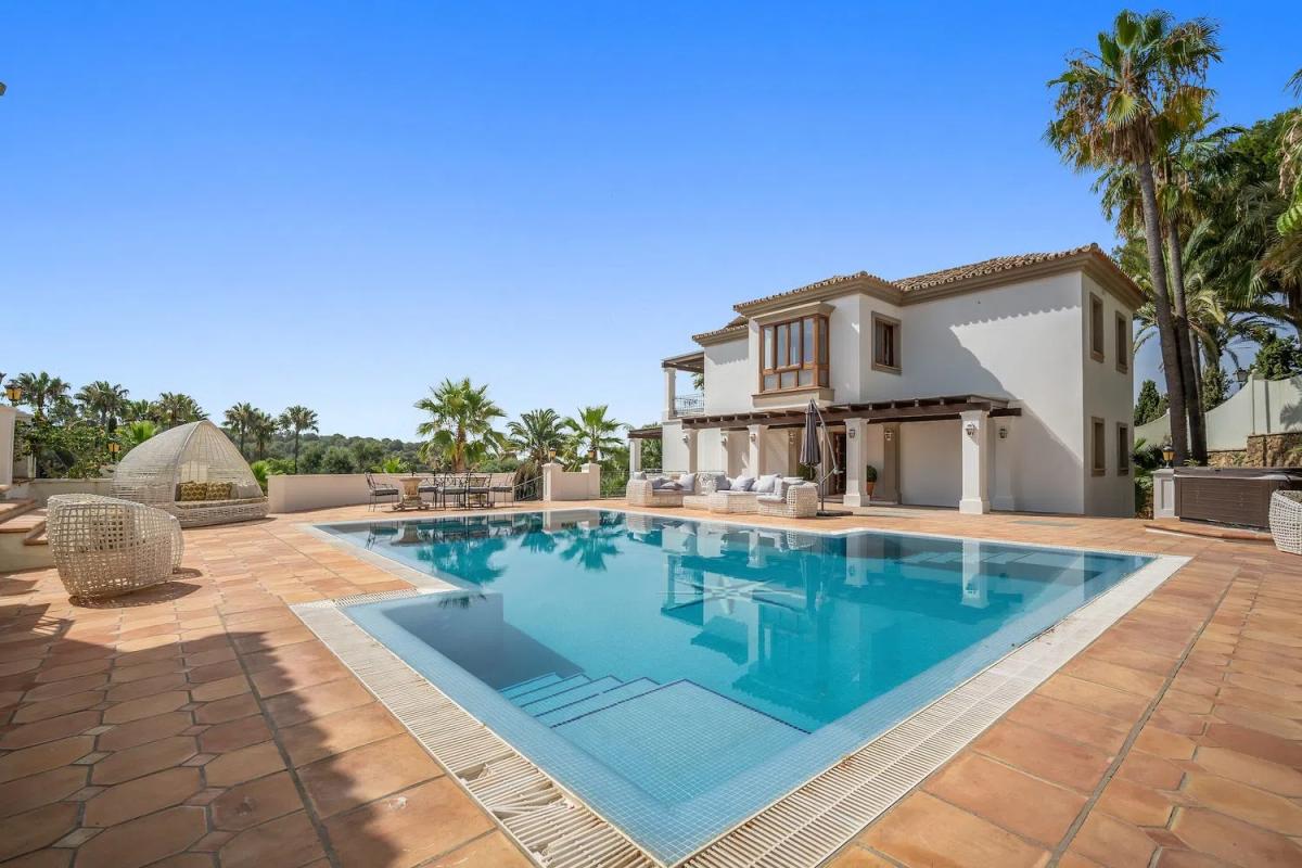 Sale of independent chalet in Alto paraiso alto s/n, Benahavís
photo 1