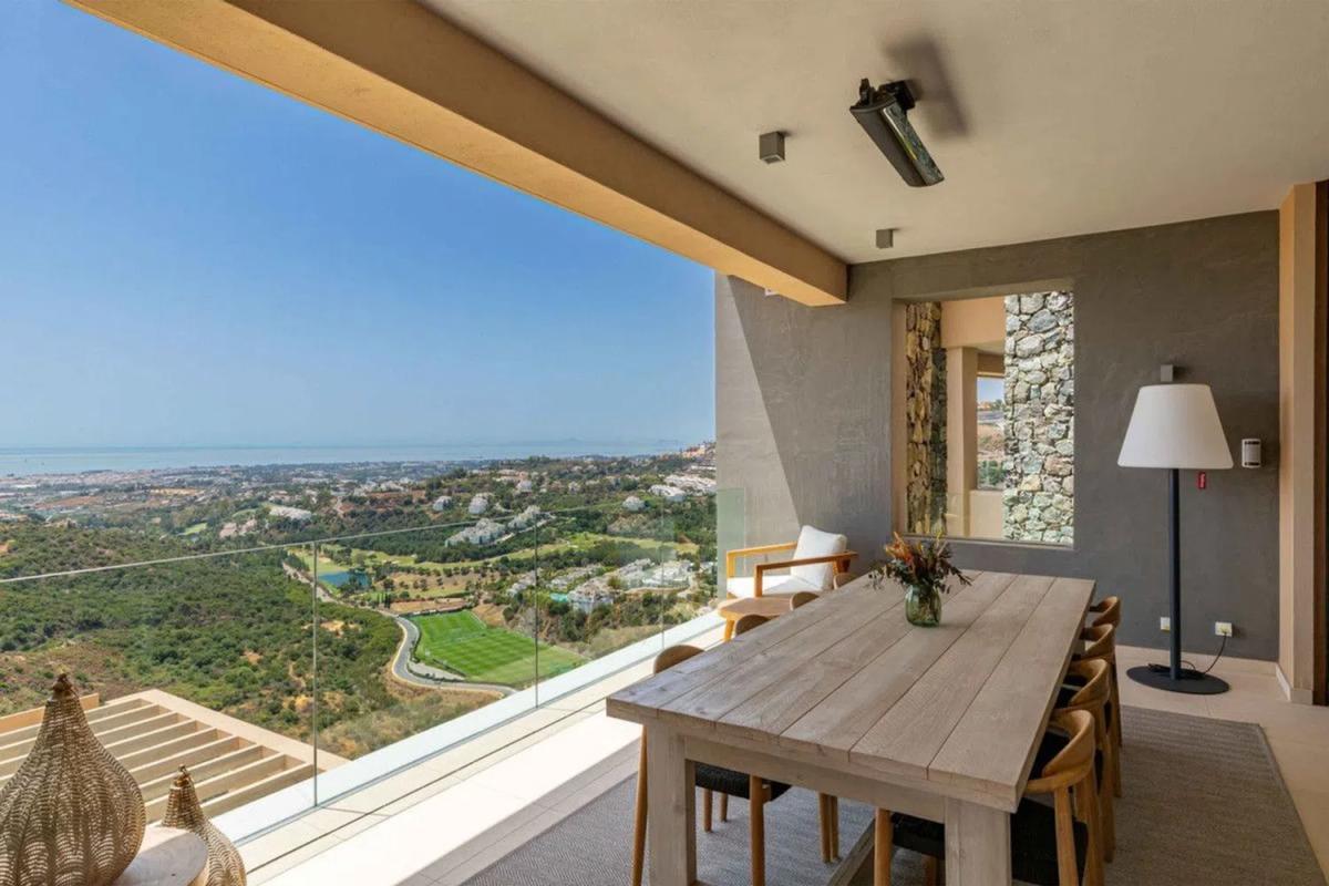 Venta de piso en Urbanizacion Real de la Quinta, Benahavís
photo 2