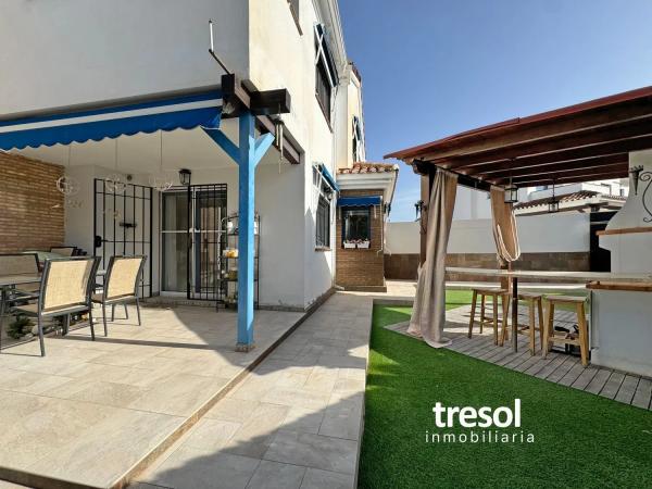 Detached villa for sale in Calle Desmond Tutu, Alhaurín de la Torre photo 1