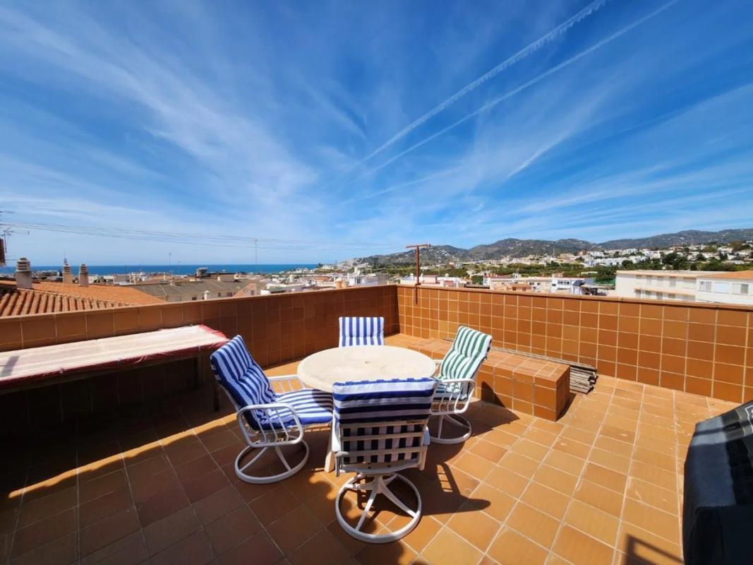 Venta de ático en Avda Pescia - Ctra de Frigiliana, Nerja photo 2