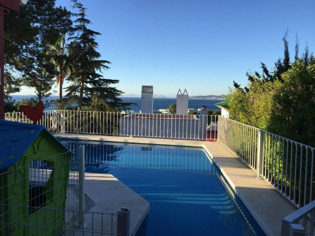 Sale of independent chalet in Calle del Viñedo, 3, Estepona
photo 2