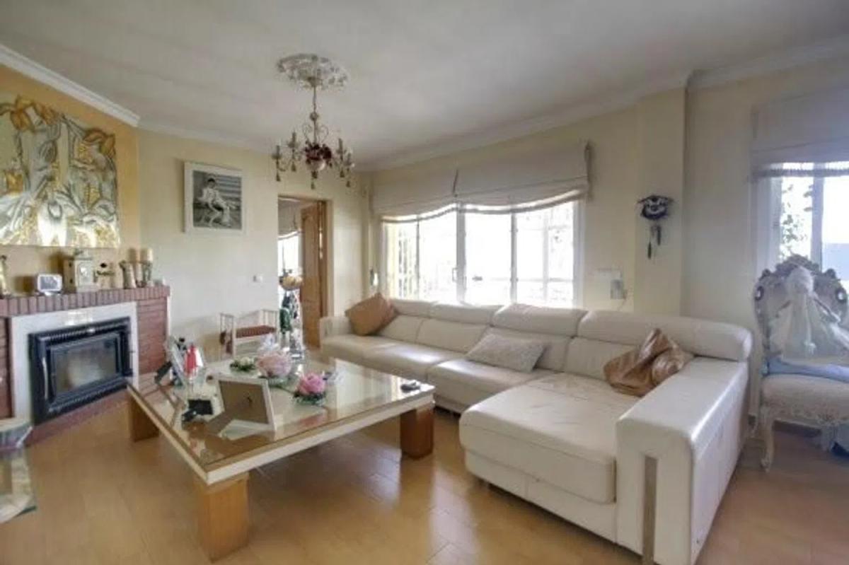 Sale of independent chalet in Calle del Viñedo, 3, Estepona
photo 3