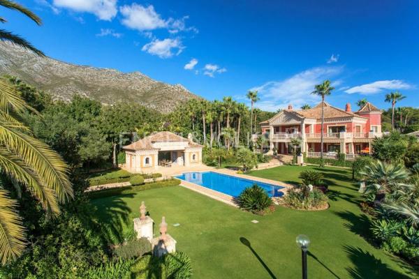 Chalet independiente en venta en Calle Teba, Marbella photo 1