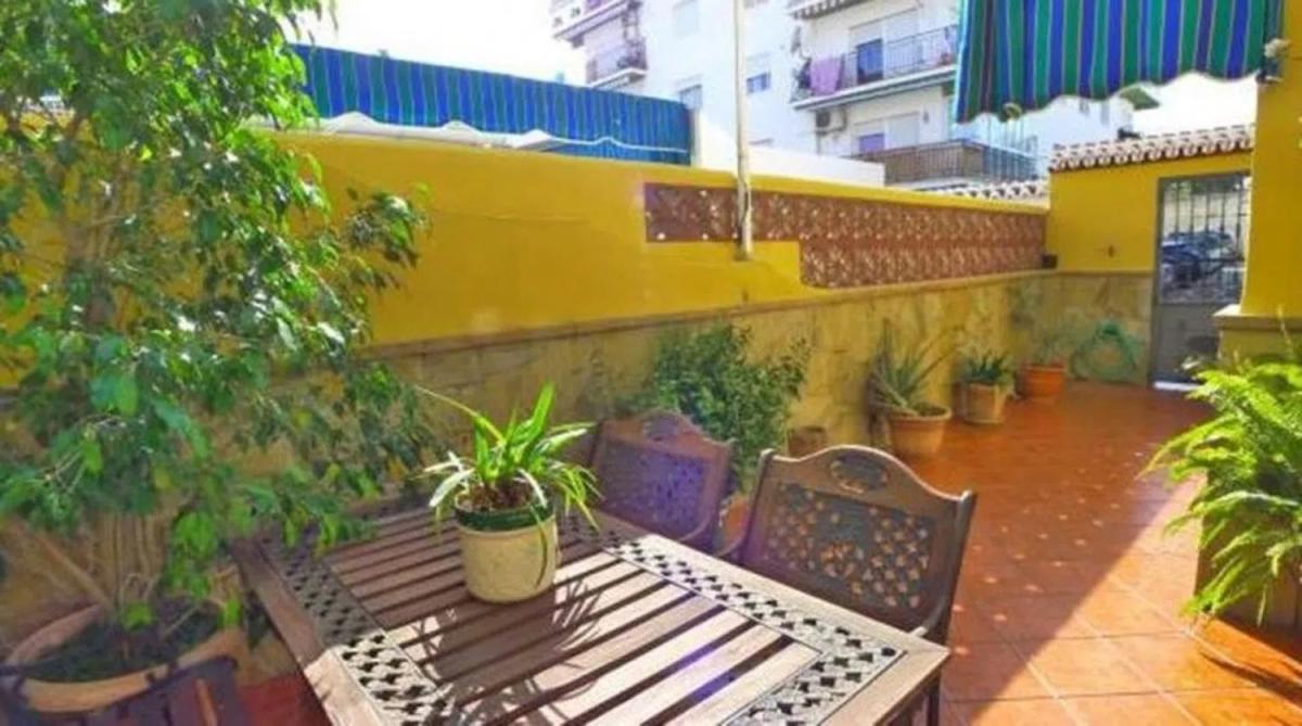 Продажа отдельного шале в Avda Pescia - Ctra de Frigiliana, Нерха photo 1
