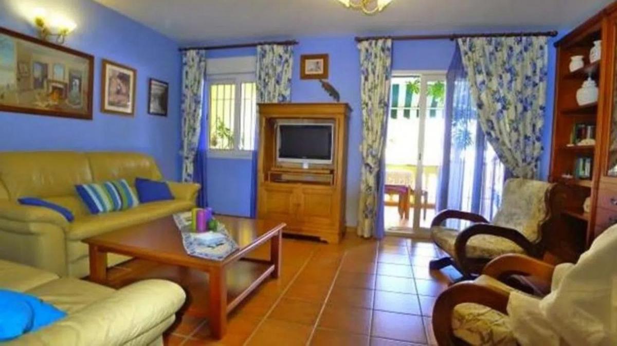 Продажа отдельного шале в Avda Pescia - Ctra de Frigiliana, Нерха photo 2