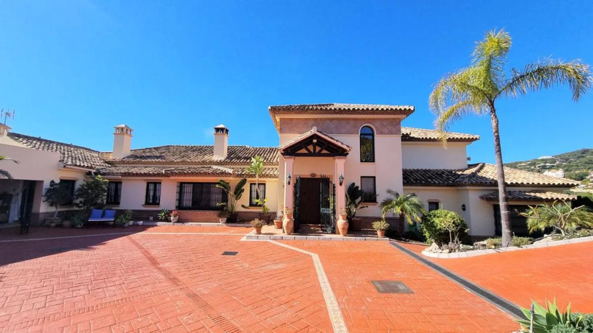 Venta de chalet independiente en Vía, Benahavís
photo 2