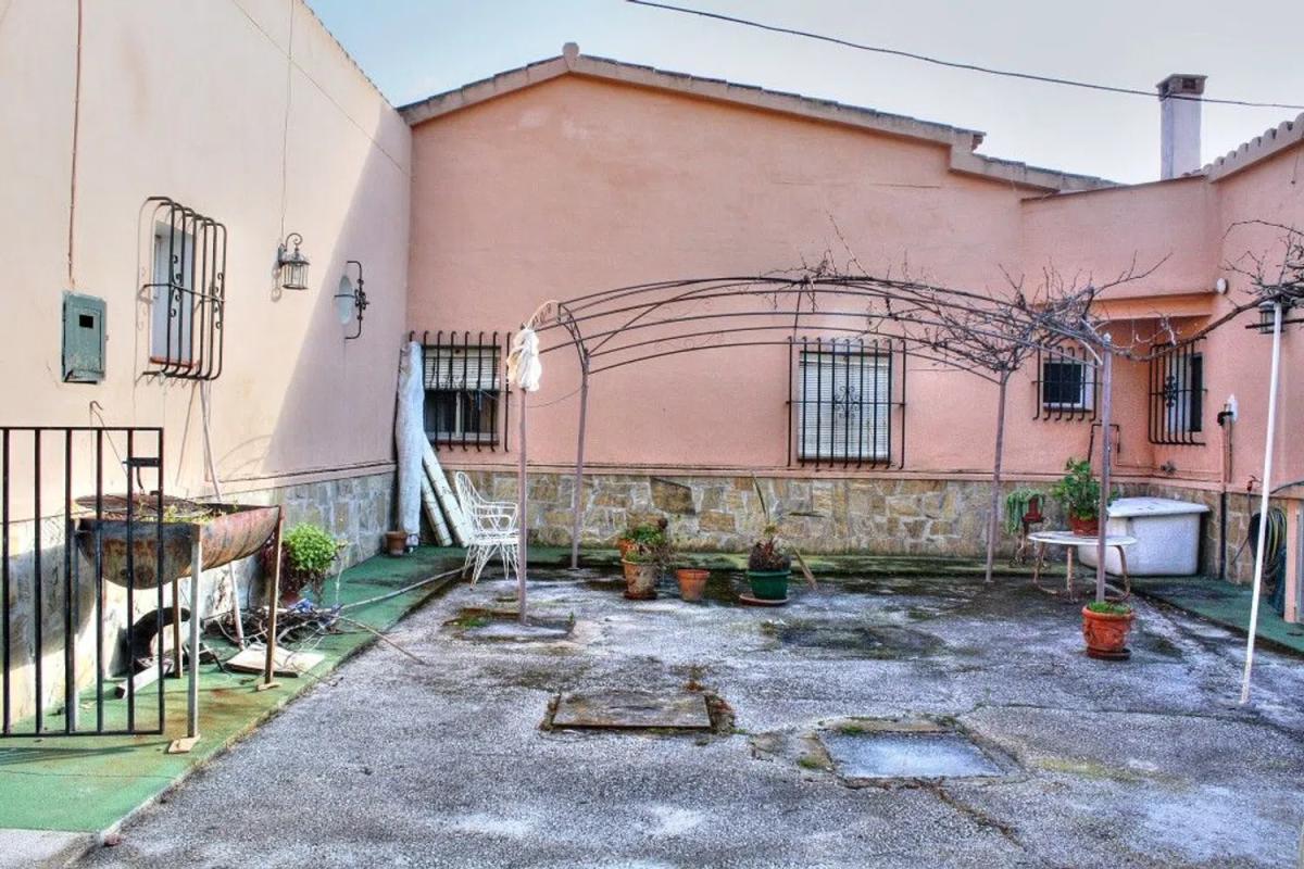 Продажа отдельного шале в , Бенахарафе photo 5