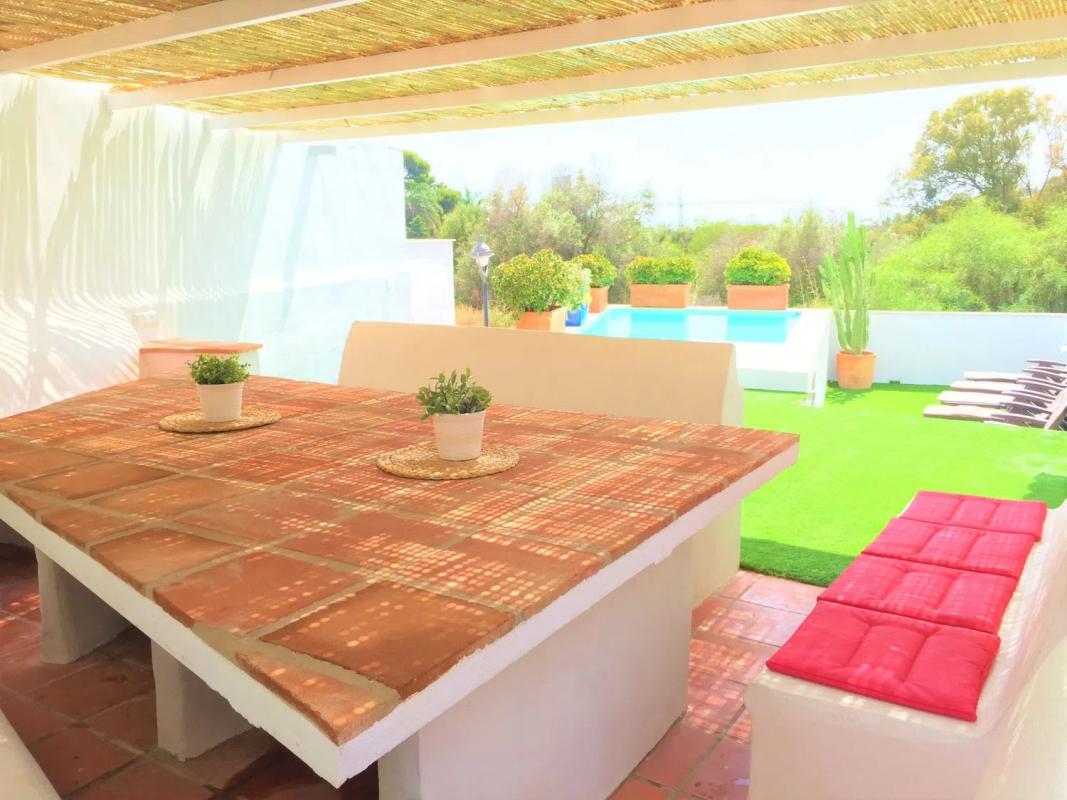 Sale of independent chalet in Calle Artola Golf, 22, Marbella
photo 1