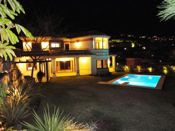 Chalet independiente en venta en  Los Arqueros-Puerto del Almendro, Benahavís photo 2