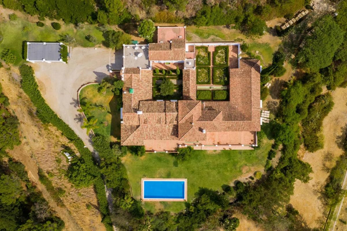 Venta de chalet independiente en Barrio El Velerín, Estepona
photo 3