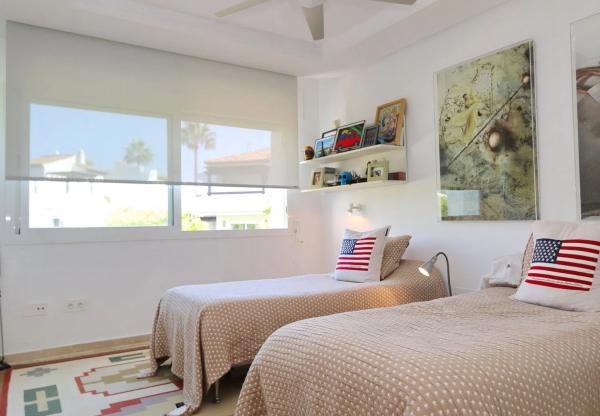 Piso en venta en Barrio Villacana - Costalita - Saladillo, Estepona thumbnail 2
