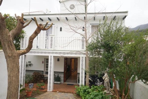 Chalet independiente en venta en Centro, Alhaurín el Grande photo 1