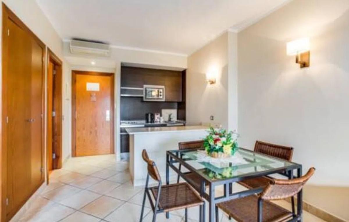 Sale of apartment in Calle Hinojo s/n, Estepona
photo 2