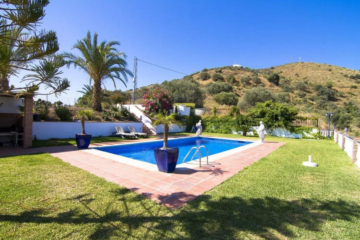 Sprzedaż niezależnego domku jednorodzinnego w Torrox Pueblo, Torrox photo 3