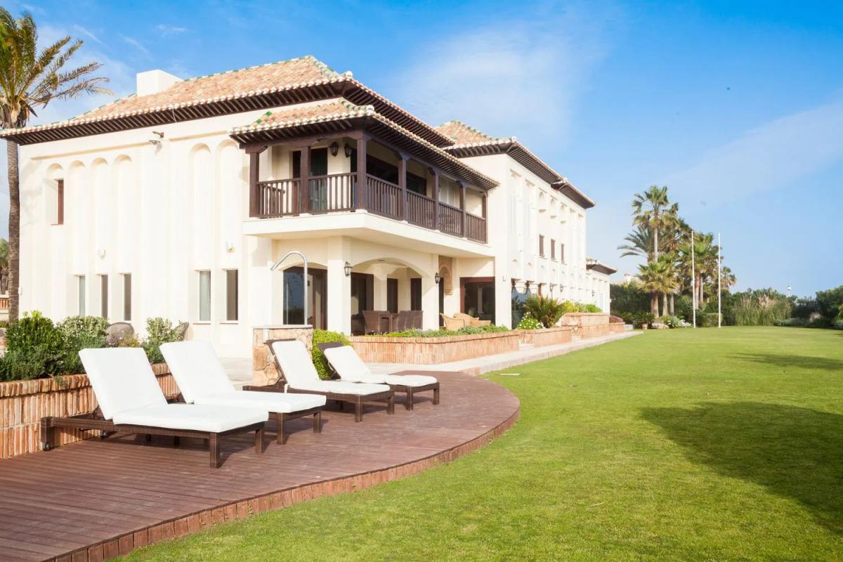 Sprzedaż niezależnego domku jednorodzinnego w Av. de la Jacaranda, 119, Marbella photo 2