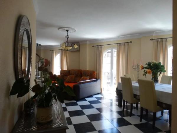 Detached villa for sale in Centro, Alhaurín de la Torre thumbnail 2