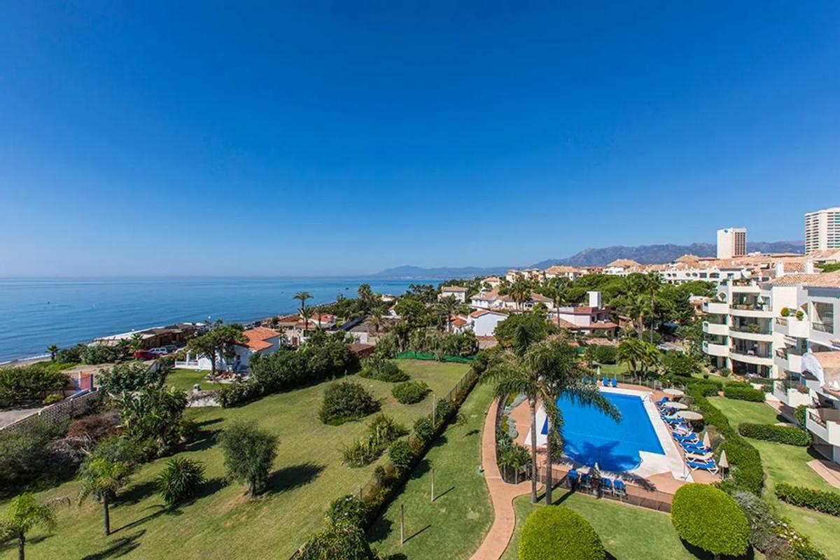 Venta de ático en Barrio Romana Playa, Marbella photo 1