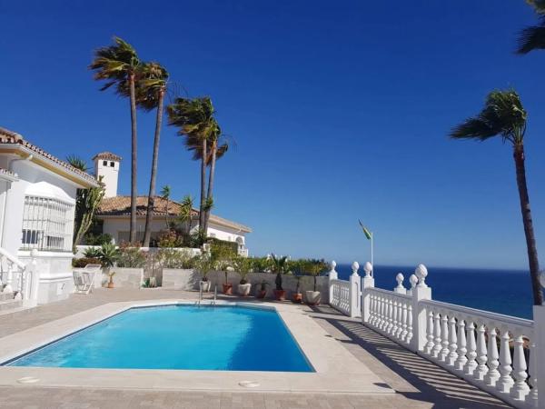 Detached villa for sale in Barrio La Cala de Mijas, Mijas thumbnail 1