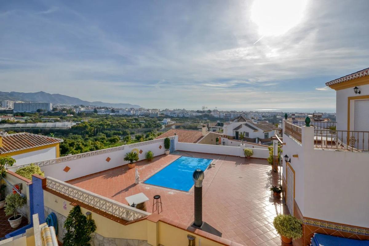 Продажа отдельного шале в Avenida Pago Castillo Alto s/n, Нерха photo 2