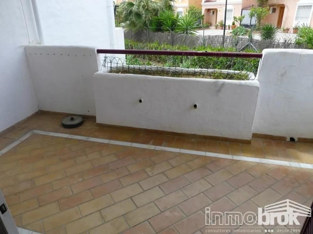 Sprzedaż mieszkania w Calle Hinojo, 2, Estepona
photo 2
