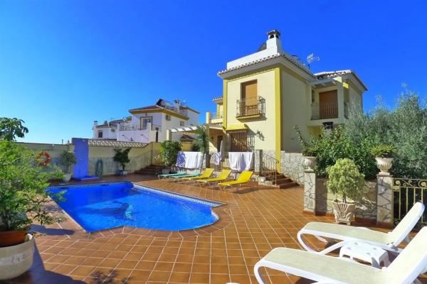 Wolnostojąca willa na sprzedaż w Avda Pescia - Ctra de Frigiliana, Nerja photo 1