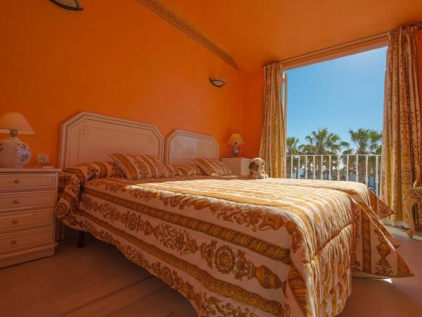 Penthouse for sale in  Calle La Fragata s/n, Benalmádena photo 4