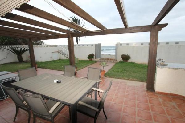 Detached villa for sale in  Urbanización Real de Zaragoza, 4 C, Marbella photo 4