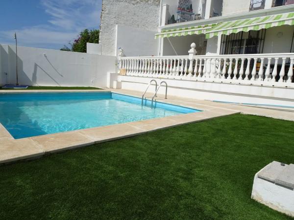 Detached villa for sale in Calle Violín, 18 ., Torremolinos thumbnail 2