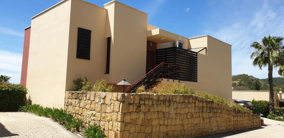 Venta de chalet independiente en Vereda Alta del Valle, Benahavís
photo 2