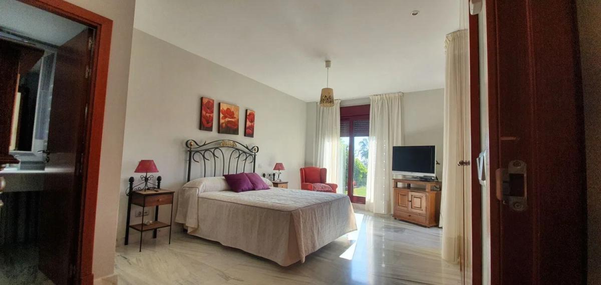 Venta de chalet independiente en Vereda Alta del Valle, Benahavís
photo 5