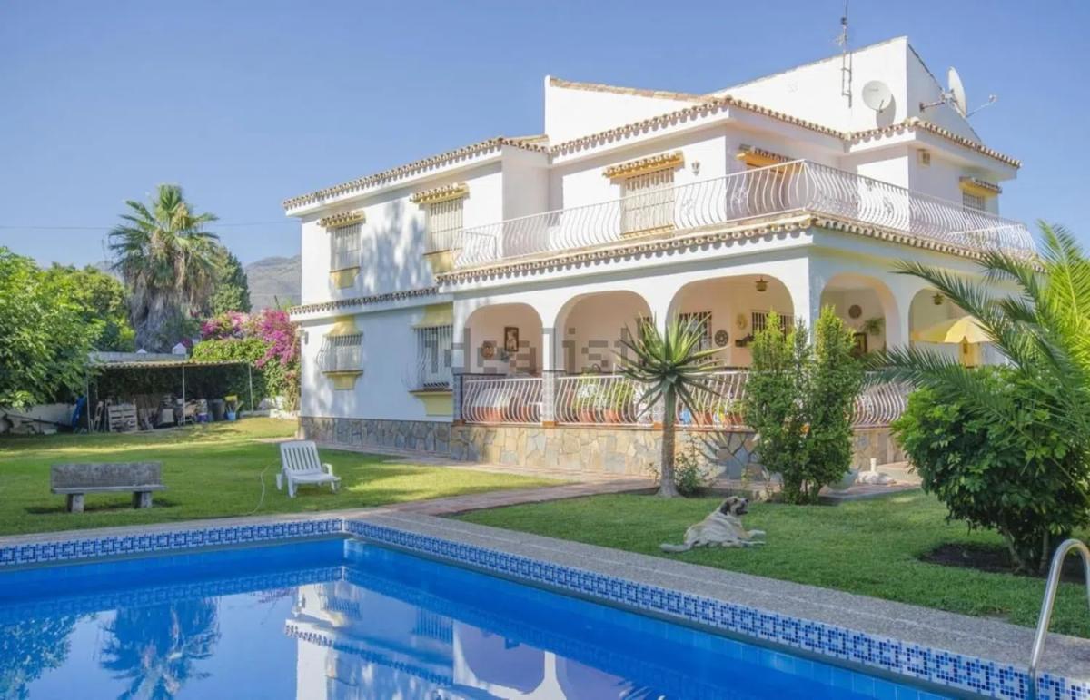Sale of independent chalet in Urbanización Haza del Algarrobo, Mijas
photo 1