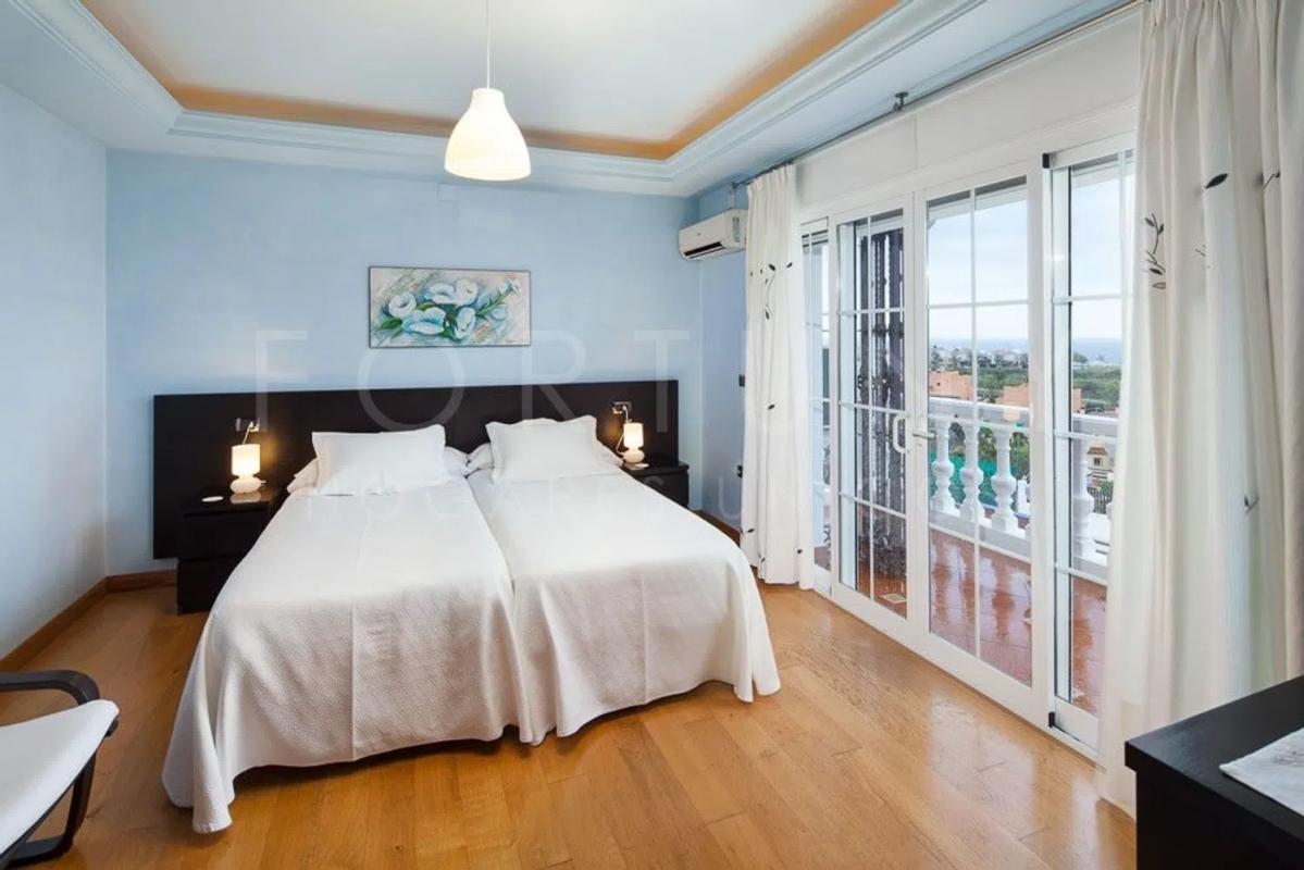 Продажа отдельного шале в Avenida Moscatel, Торре-дель-Мар photo 4