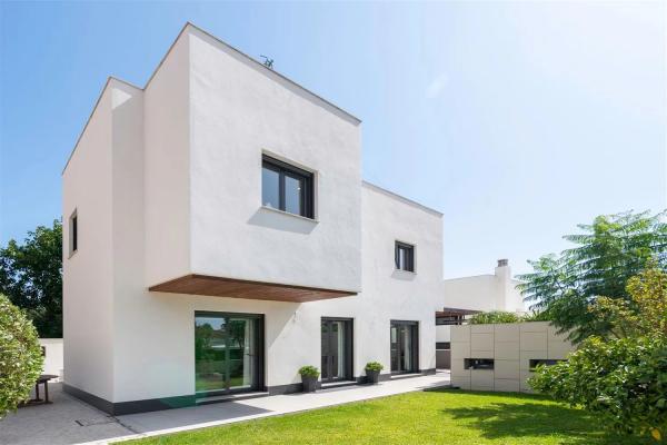 Detached villa for sale in Calle Botnia, 4, Torremolinos photo 1
